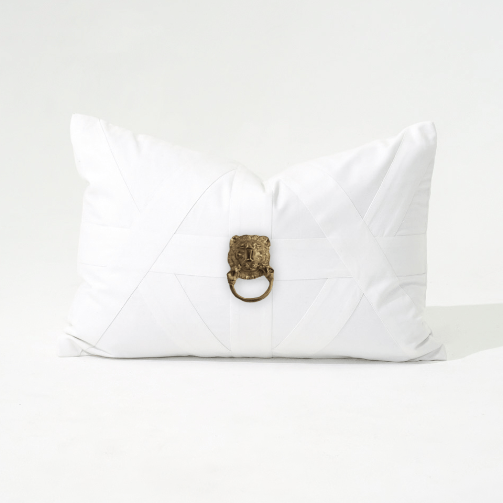 Bandhini Design House Lounge Cushion Creature Metal Gold Lion Head White Lumbar Cushion 35 x 53cm